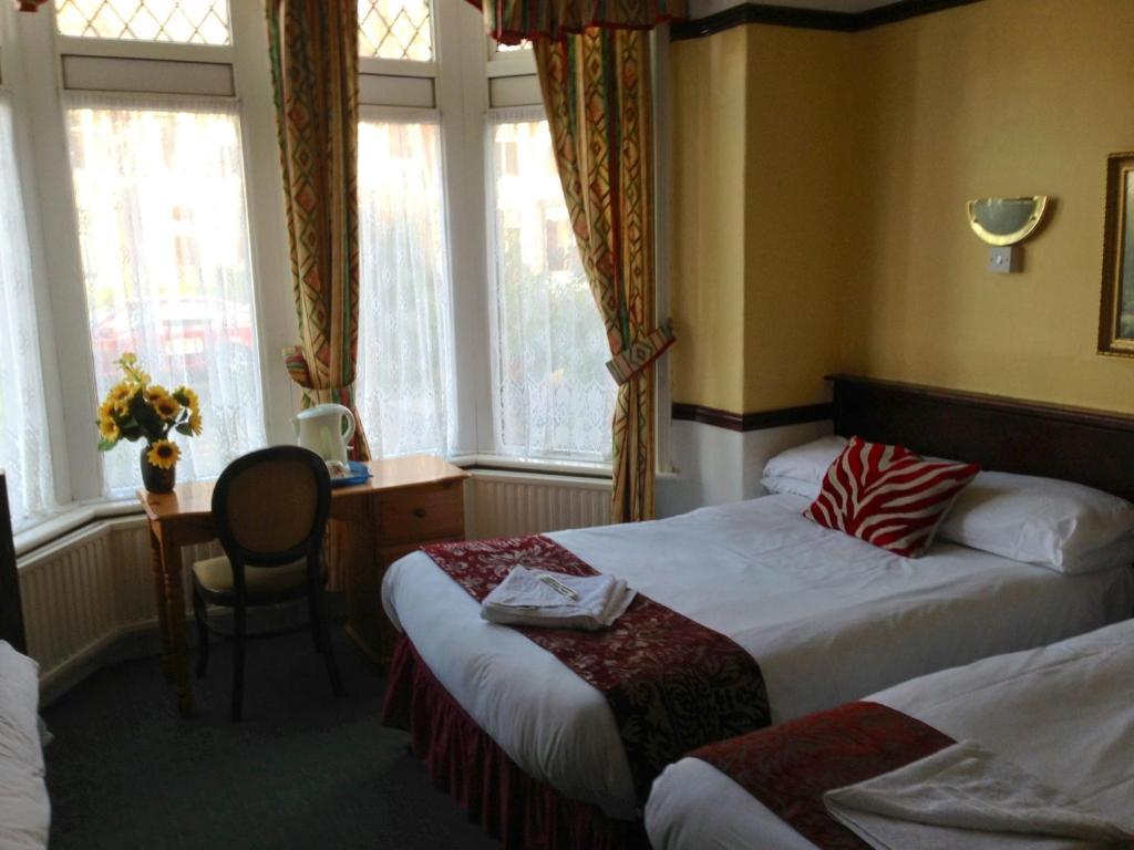 Penrhys Hotel Cardiff Eksteriør bilde